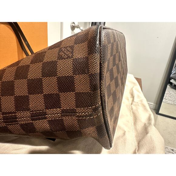 Louis Vuitton Neverfull MM Damier Ebene EUC -Box, Dustbag and full LV inclusions - Picture 12 of 16